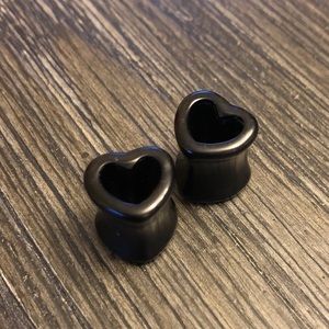 Heart-shaped tunnels for stretched ears 🖤🖤